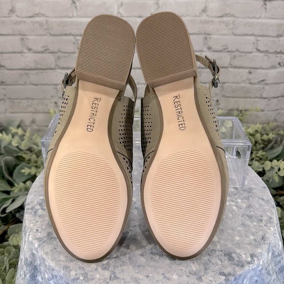Francesca’s Restricted Fayla Taupe Perforated Slingback Block Heels WMS 7M✨EUC✨ - Picture 6 of 8